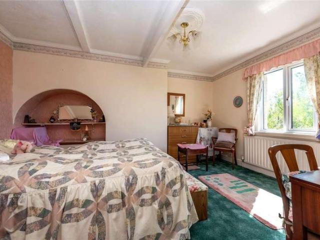House for sale in Coldharbour, Pachesham Park