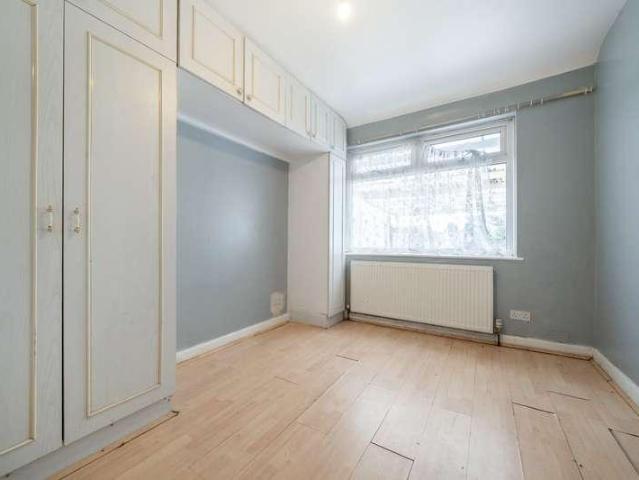House for sale in Watford Rural, Batchworth
