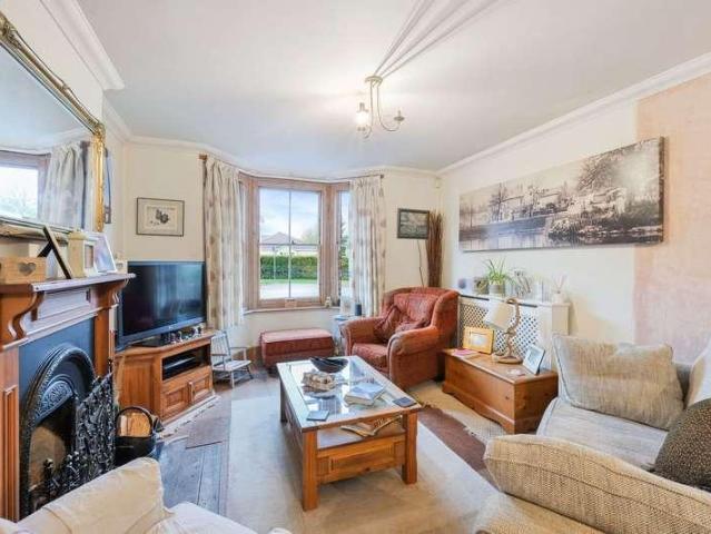 House for sale in Hillview, Surrey