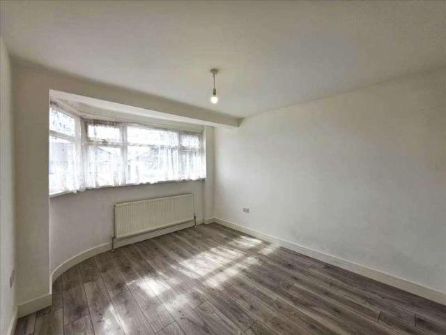 House for sale in South Stanmore, Greater London