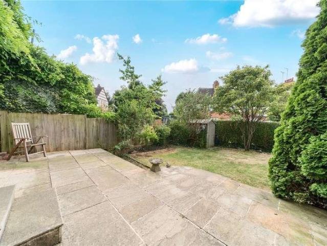 House for sale in London Borough of Ealing, Perivale