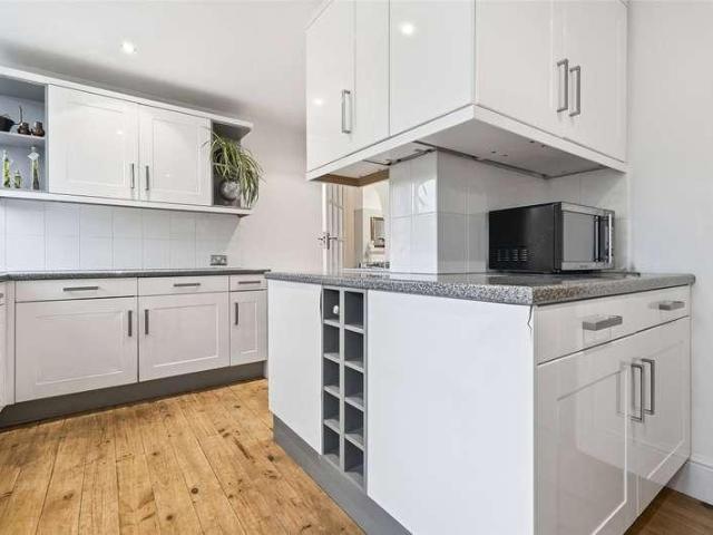 House for sale in Alton Barnes, Essex