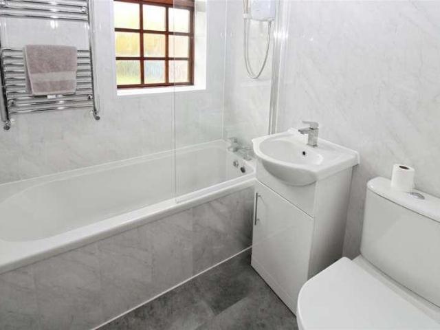 House for sale in Kingswood, Hull