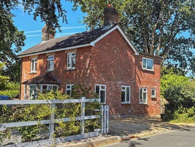 House for sale in Ebblake, Verwood