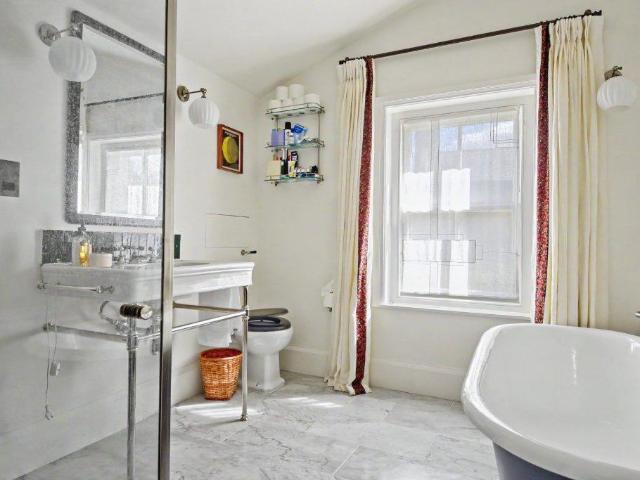 House for sale in Dartmouth Park, Greater London