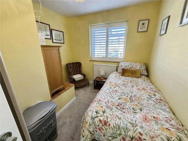 House for sale in Heol-las, Surrey