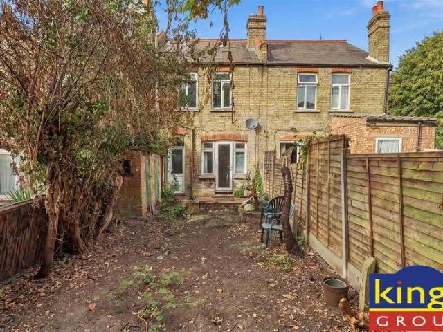 House for sale in Chapel End, Greater London