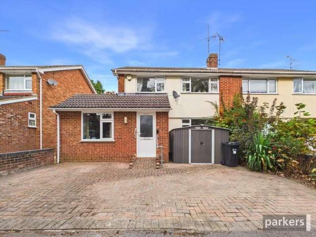 House for sale in Woodley