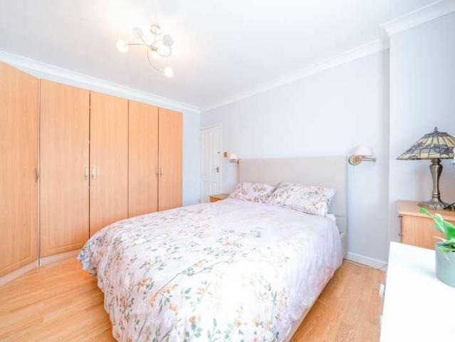 House for sale in Beeches Community Board, Dorney Reach