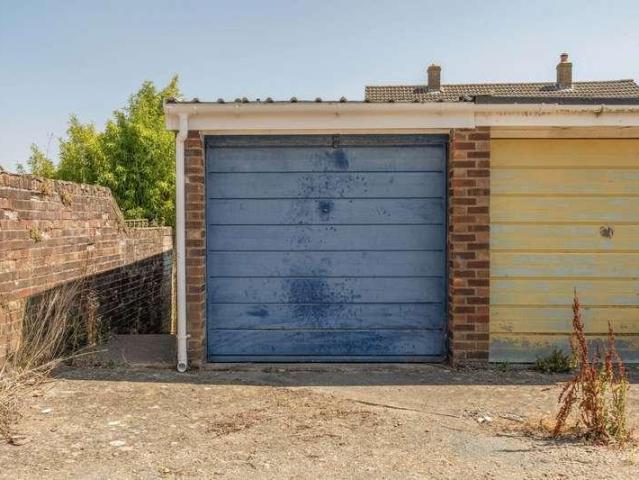 House for sale in Caldecott, Dromore