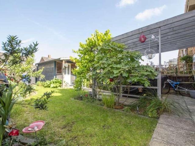 House for sale in Heartsease, East Bank