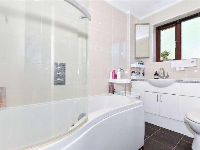 House for sale in Ringlestone, Midway