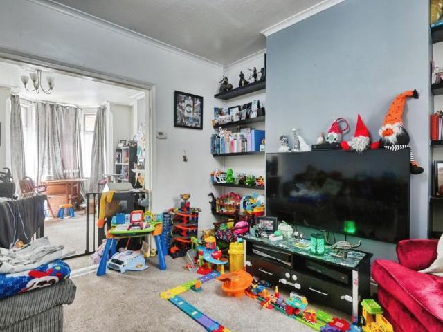 House for sale in Leyfields, Kettlebrook