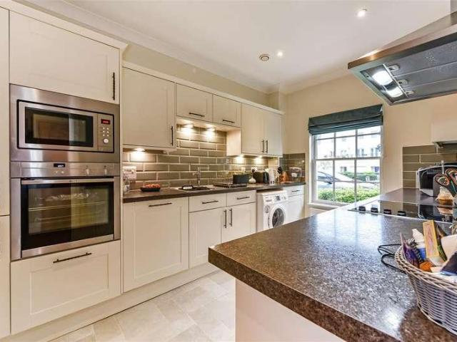 House for sale in Arundel, Clapham