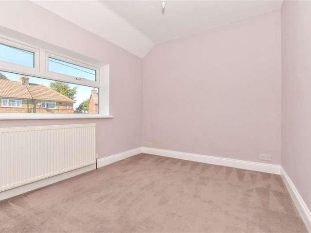 House for sale in Mill Hill, Dover