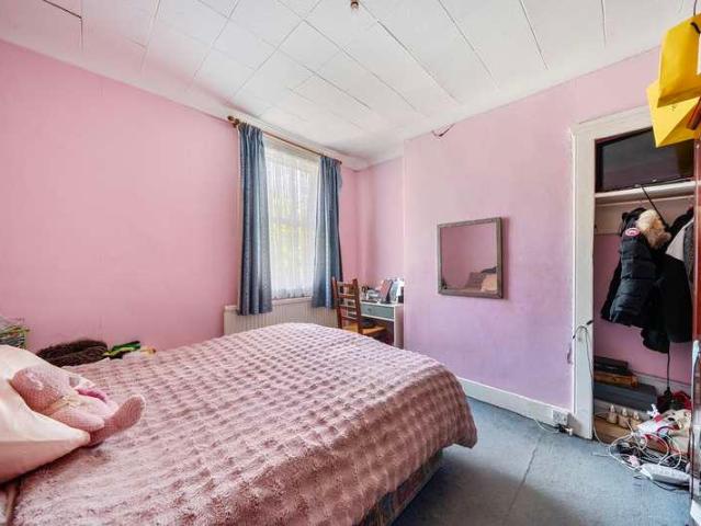 House for sale in London Borough of Lewisham, New Cross