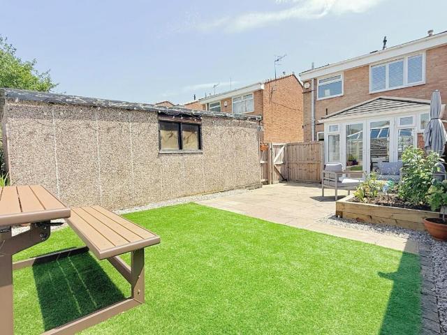 House for sale in Calverley, West Yorkshire