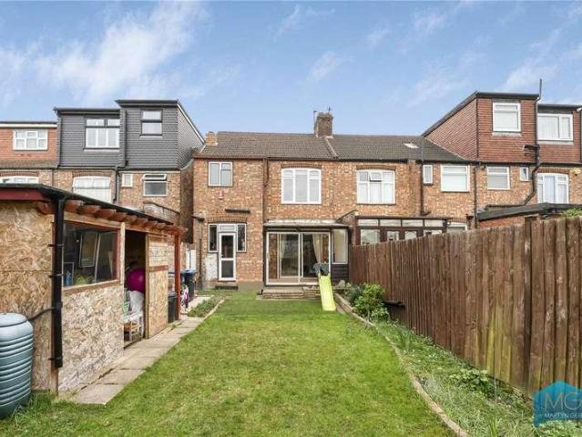 House for sale in Bowes, Greater London