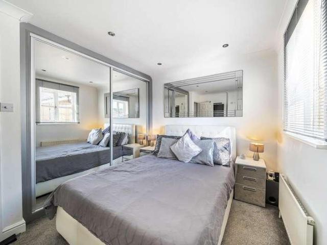 House for sale in Bushey