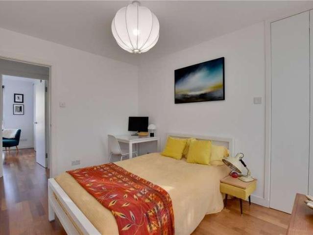 House for sale in London Borough of Lewisham, Greater London
