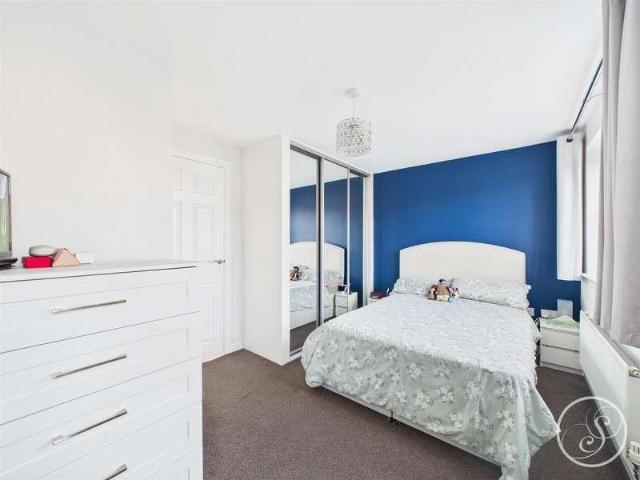 House for sale in Scholes, West Yorkshire