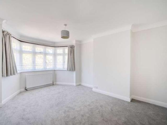 House for sale in Rosehill, Greater London