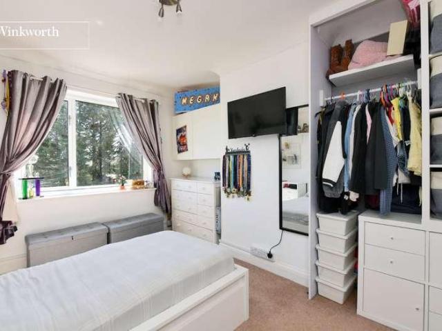 House for sale in Worcester Park, Greater London
