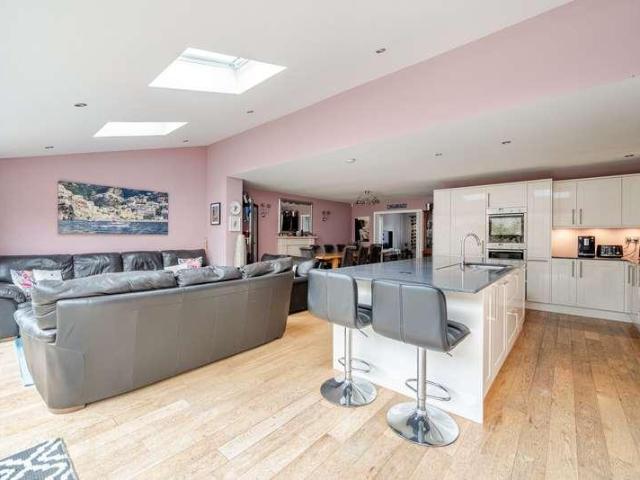 House for sale in Weybridge, Elmbridge
