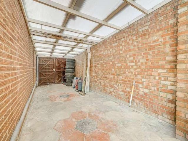 House for sale in Leighton-Linslade, Leighton Buzzard