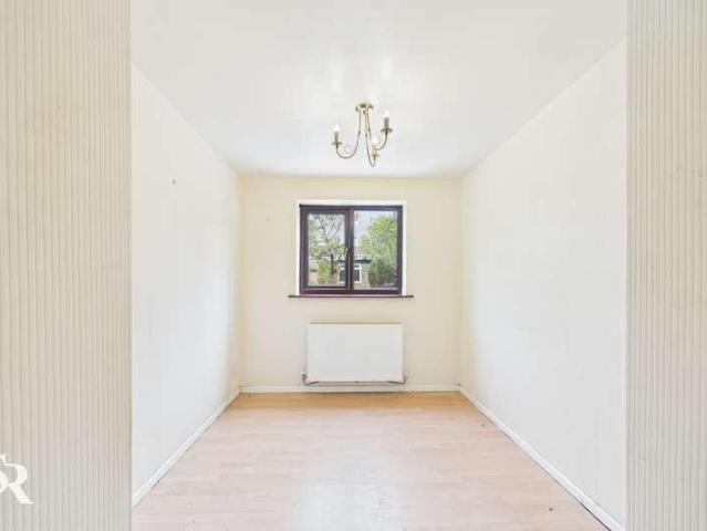 House for sale in Combs, Charlesworth