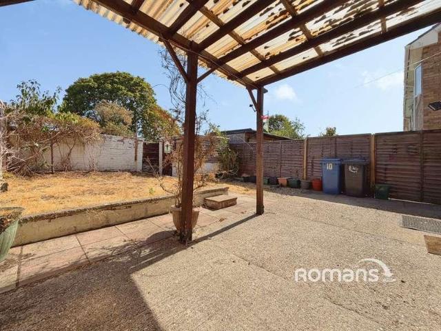 House for sale in Frogmore, Hart