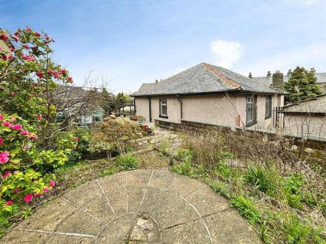 House for sale in Slack Side, West Yorkshire