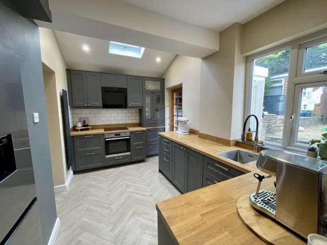 House for sale in Greengates, West Yorkshire