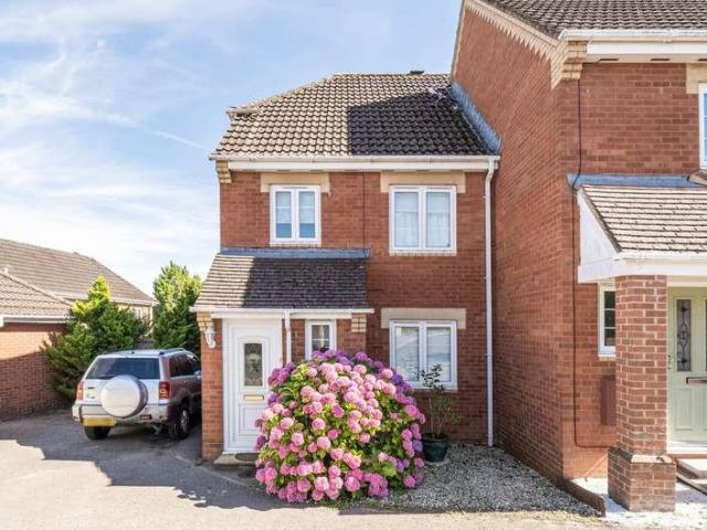 House for sale in Saxon Fields, Barton Stacey