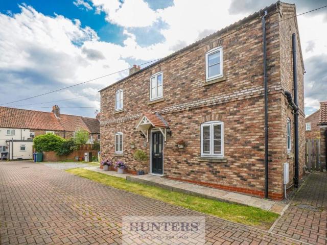 House for sale in Hemingbrough, North Yorkshire