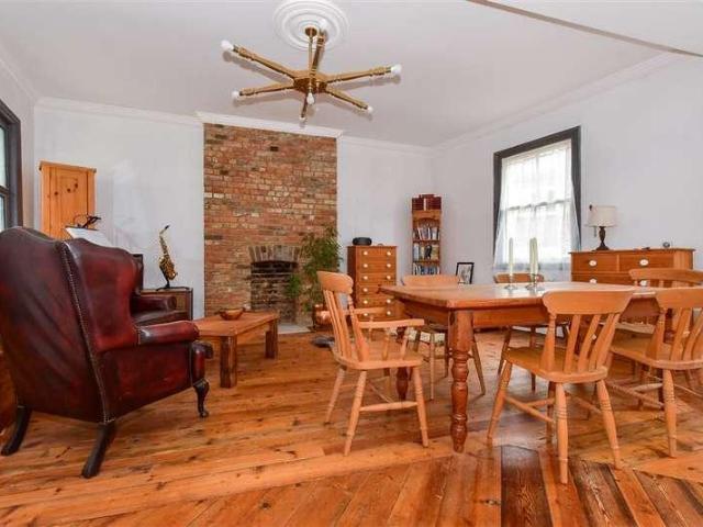 House for sale in Folkestone, Foord