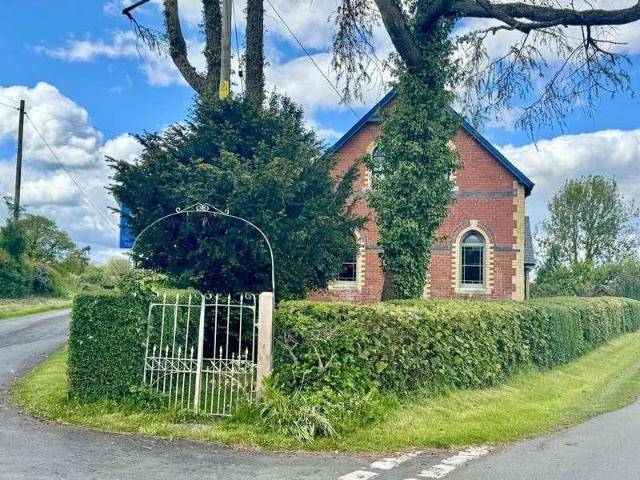 House for sale in Llanbadarn Fynydd, Wales