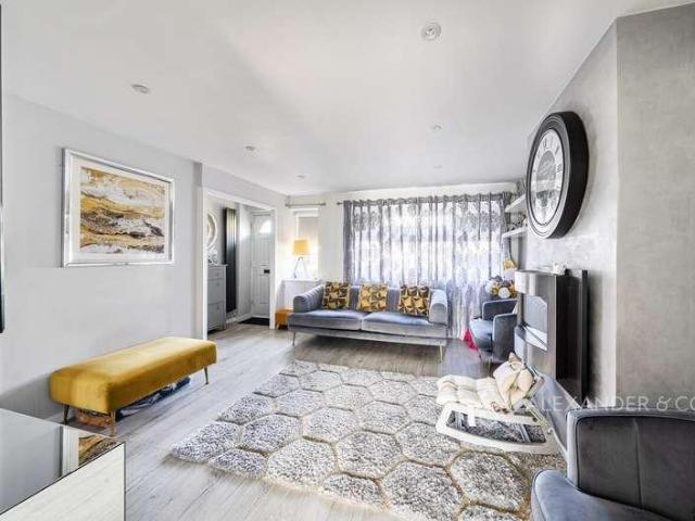 House for sale in Lewsey Farm, Luton