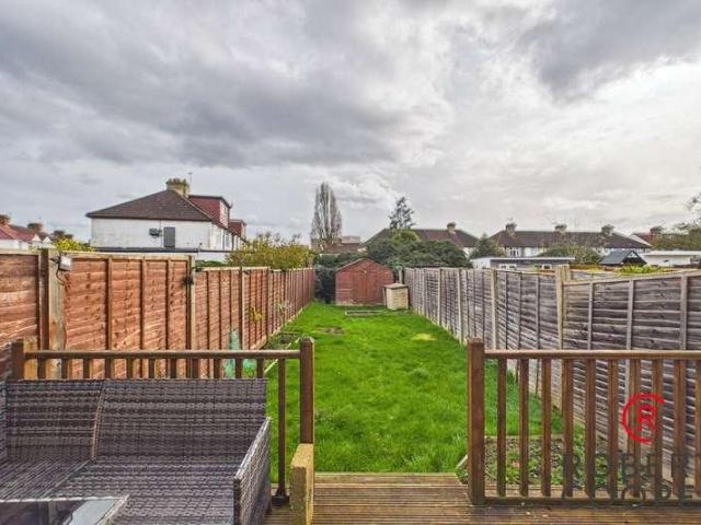 House for sale in Harrow Weald, Greater London