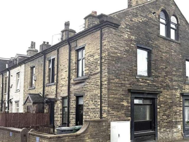 House for sale in Queensbury, West Yorkshire