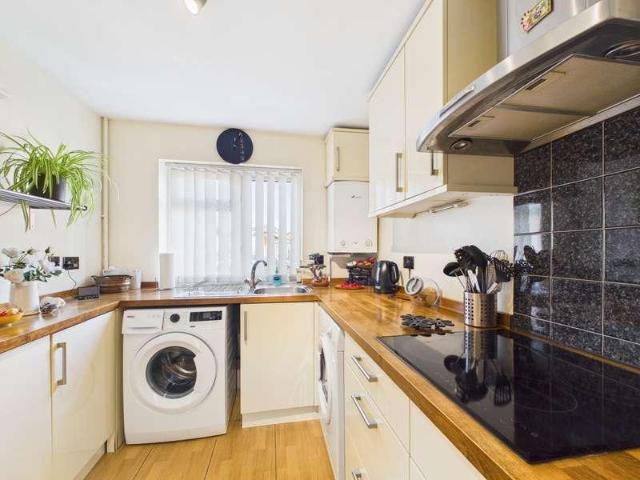 House for sale in Dee Park, Reading