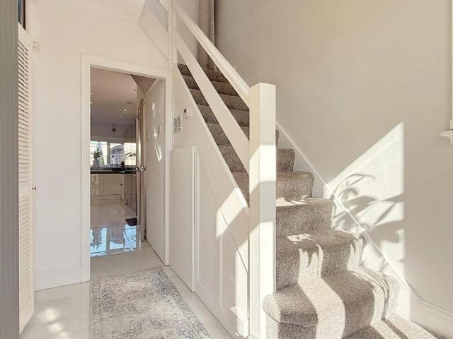 House for sale in Farsley, West Yorkshire