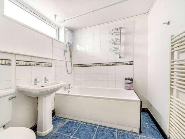 House for sale in Teddington, Strawberry Hill