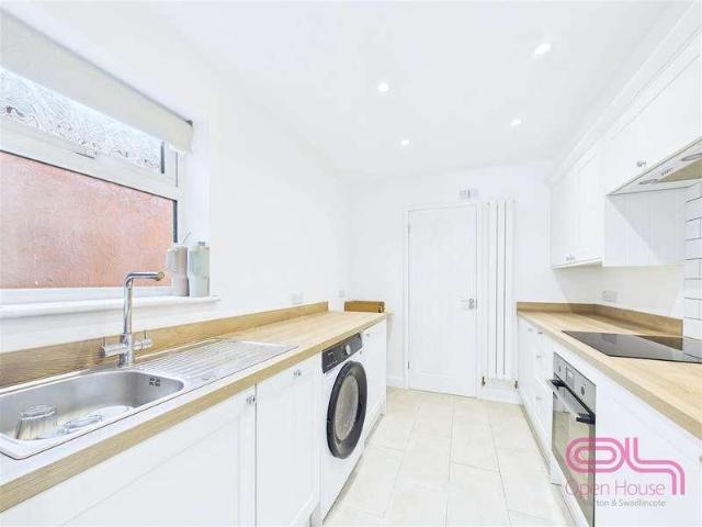 House for sale in Swadlincote, East Midlands