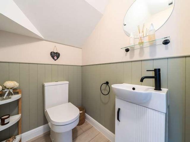 House for sale in Tewkesbury, Pamington