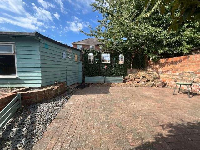 House for sale in Halesowen, West Midlands