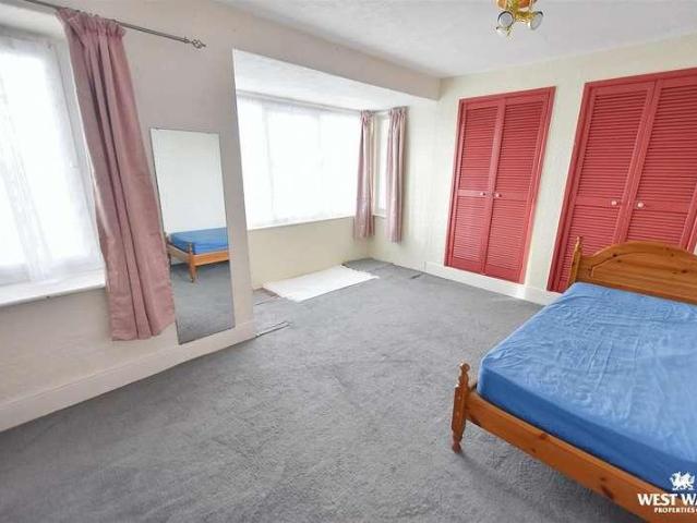 House for sale in Milford Haven, Wales