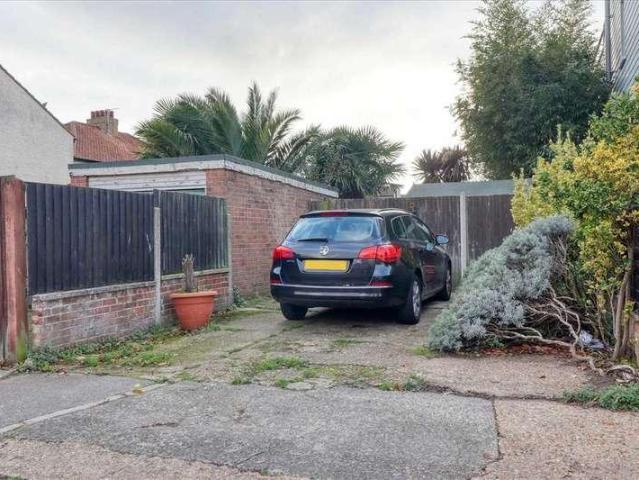 House for sale in Dale Hill, Essex