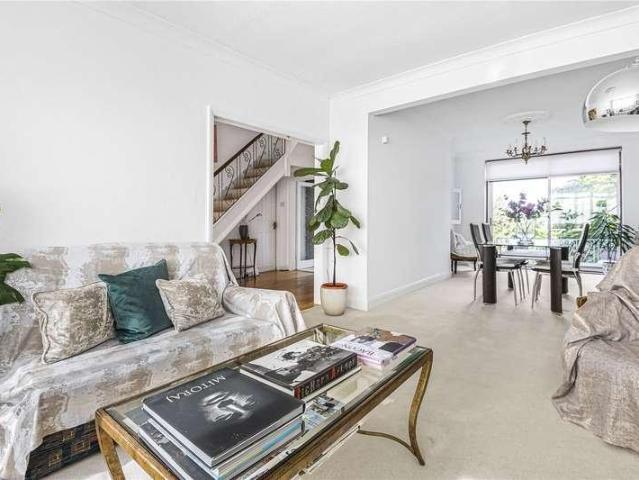 House for sale in Barnet, Cockfosters