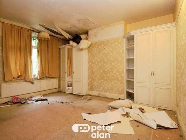 House for sale in Plasnewydd, Falcon Lodge